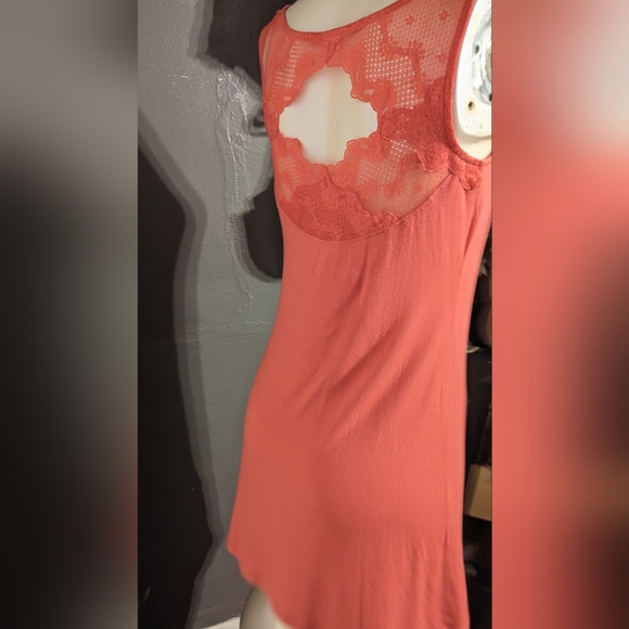 Jennifer Lopez sexy club party crowl neck dress in coral pink lemonade lace back - Picture 2 of 7